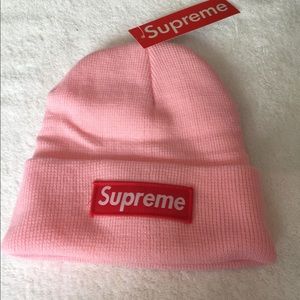 NWT Classic Box Logo Knit Beanie